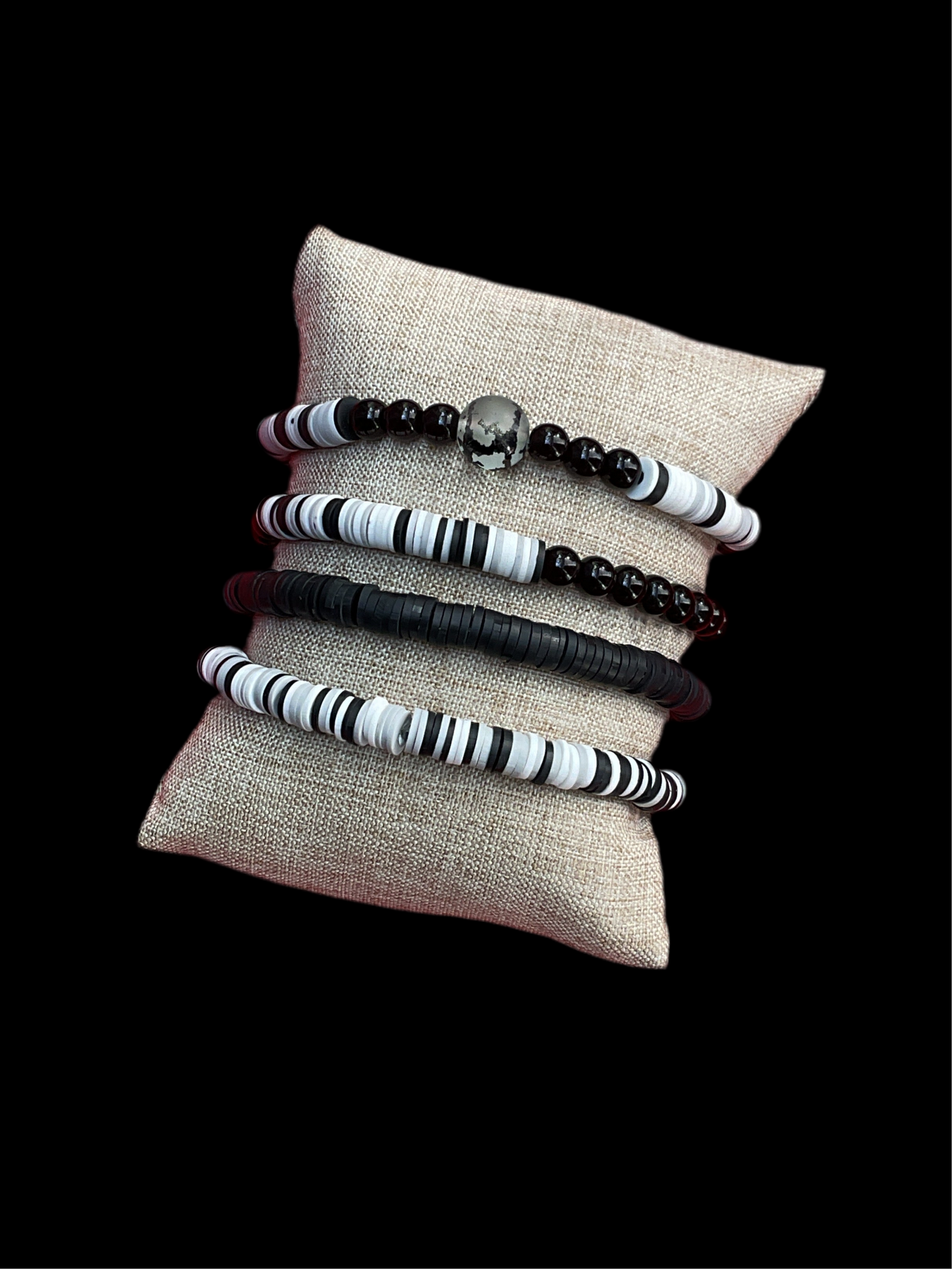 BLACK & WHITE (set of 4)
