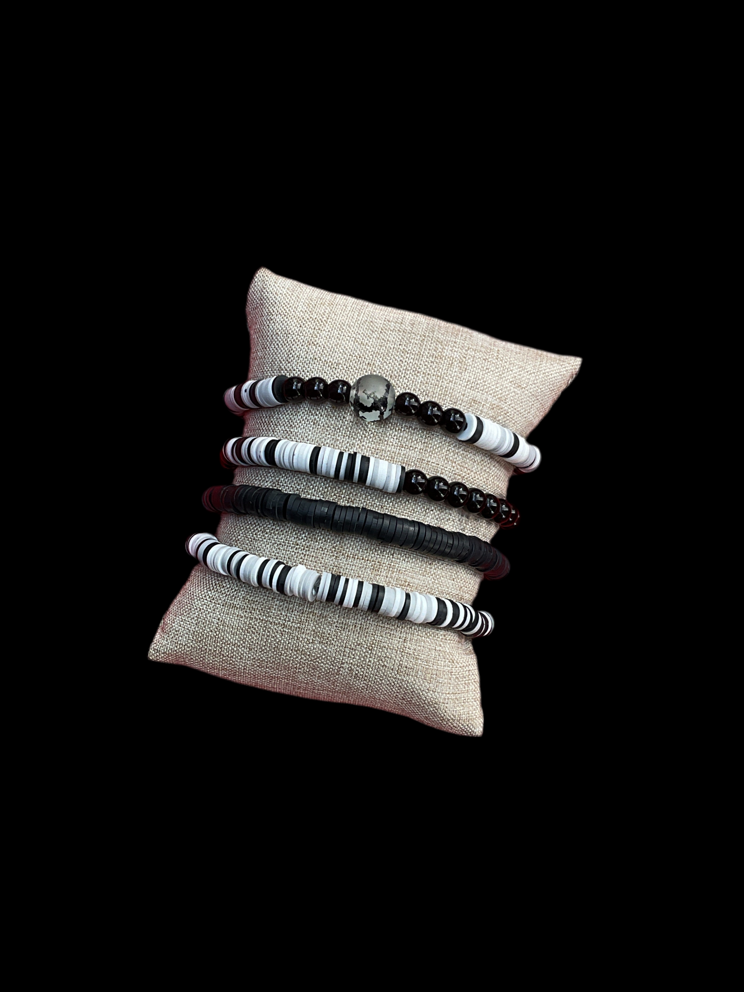 BLACK & WHITE (set of 4)