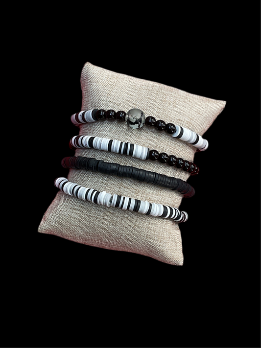 BLACK & WHITE (set of 4)
